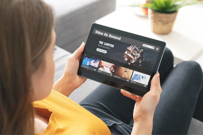 Fastest VPNs for Streaming While Traveling Smoothly